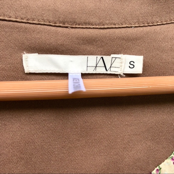 Hae Floral Contrast Cuffed Cotton Tawny Blazer - Picture 7 of 7